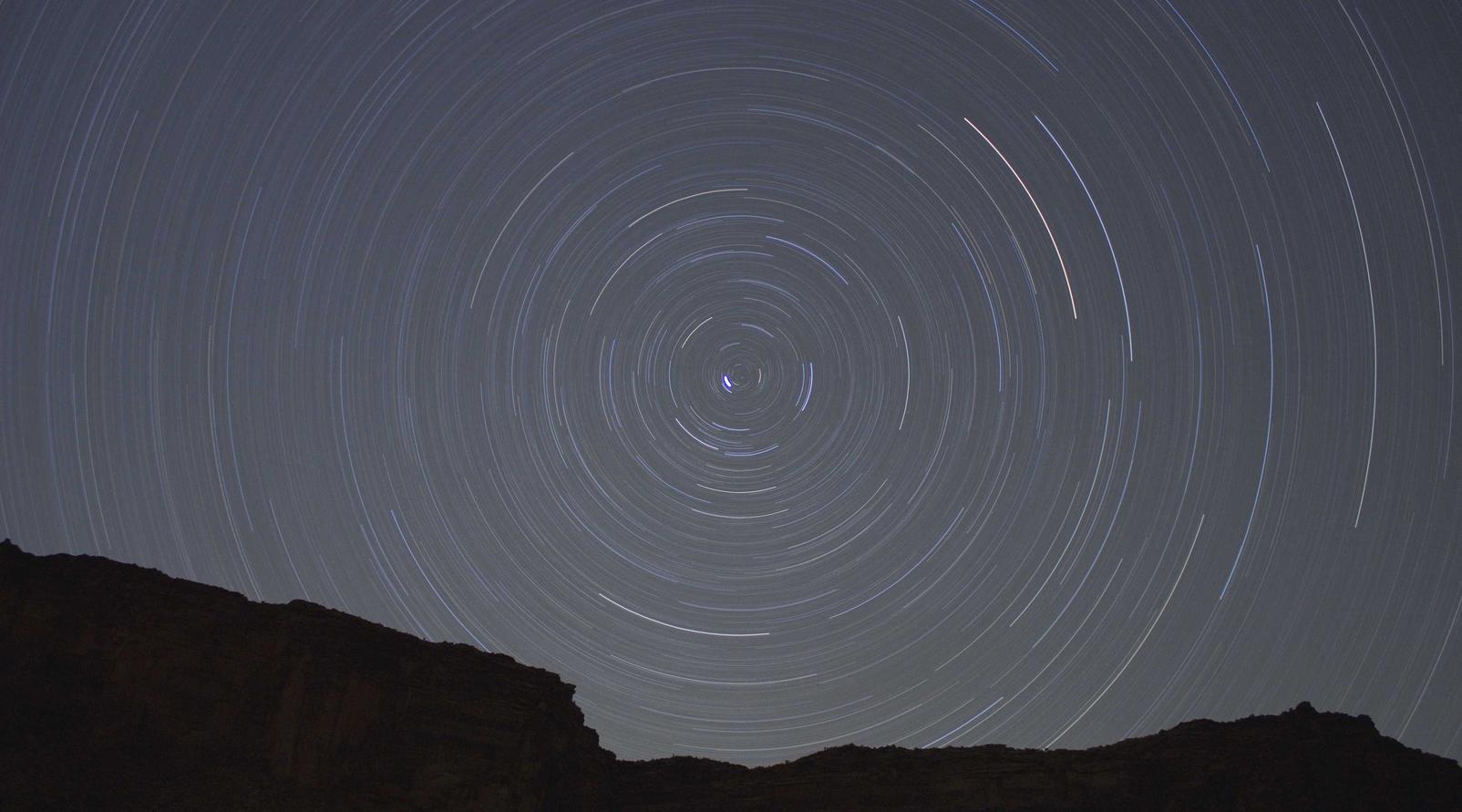 中国联通实名账号：藏书阁app官方详情下载教程安装